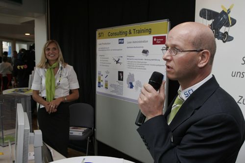 Andreas Brauer (SRI Radio Systems GmbH, Durach), erläuterte, warum sich mit „schlanken Methoden“ in Sparkassenverwaltungen genauso Effizienzsteigerungen erzielen lassen wie in Produktions- oder Logistikabläufen. (Archiv: Vogel Business Media)