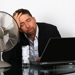 Mit den richtigen Tipps bleiben Sie trotz Sommerhitze produktiv.