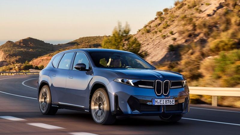 Der iX3 startet preislich bei 70.000 Euro. (Bild: BMW)