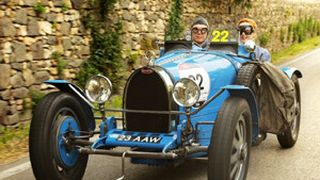 Bugatti T35: Dieser himmelblauen Zweisitzer mit dem hufeisenförmigen Kühlergrill war einer der erfolgreichsten Rennwagen der 1920er Jahre. (Foto: Bugatti)