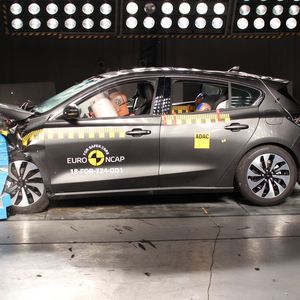 Wer sich einen neuen Ford Focus kauft, ...(Bild:  Euro-NCAP)