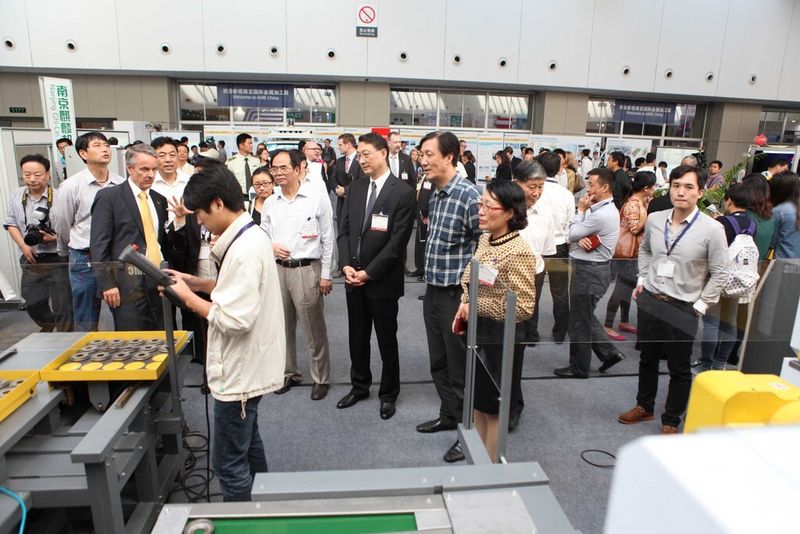 Auch hochrangige politische Delegationen kamen zur Messe. (Bild: AMB China)