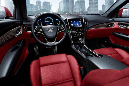 Edles Interieur: Innen gibt es viel Lack, Leder und Edelholz sowie ... (Cadillac)