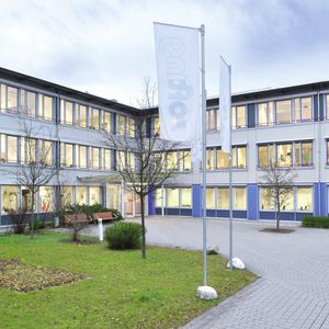 Die Softing Firmenzentrale in Haar bei München: Mit der Verschmelzung und weiteren Bündelung der Geschäftsaktivitäten will sich Softing als starker Partner für seine Kunden positionieren.