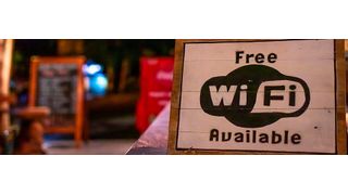 Freier Internetzugang ist vor allem in Hotels und Cafés gefragt. (© – belart84 – stock.adobe.com)