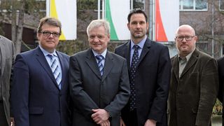 Vertreter von Schaeffler und der Hochschule Zittau-Görlitz freuen sich über die Forschungskooperation. (Bild: Schaeffler)