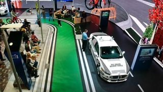 OEMs, Zulieferer und Tech-Unternehmen liefern sich ein Rennen, wer die ersten hochautomatisierten Fahrzeuge für den Stadtverkehr auf den Markt bringt. (Ford)