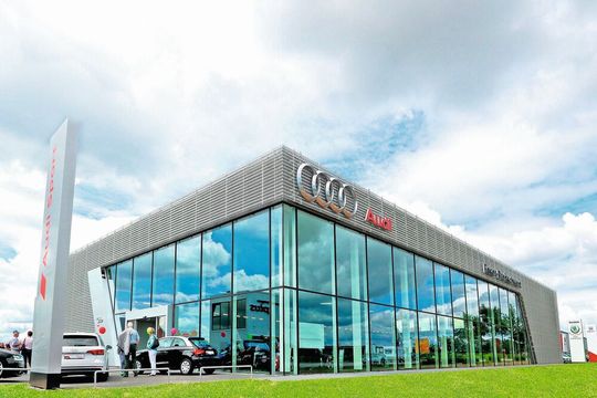Bei der Feser-Graf-Gruppe – hier im Bild das Audi-Terminal in Burgoberbach – folgt auf die Expansion nun die interne Konsolidierung.(Bild:  Feser Graf)