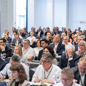 Die Teilnehmer erhielten ein Update zu Markttrends, aktueller EU-Gesetzgebung, Strategien zur Verhaltensänderung und einen Einblick in die neuesten Entwicklungen rund um Papiersäcke.(Bild:  Eurosac)