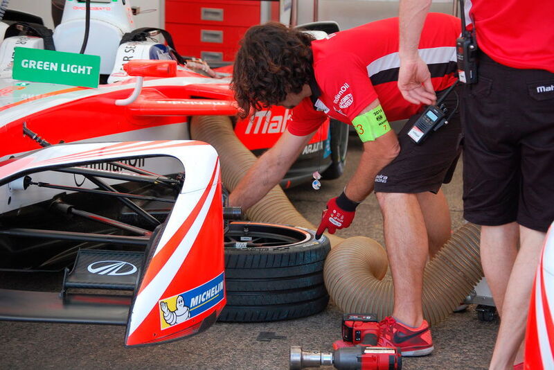 Im Gegensatz zu anderen Rennserien gibt es in der Formel E keine freie Reifenwahl.  Sämtliche Teams nutzen einen Michelin Allwetterreifen mit einer Größe von 18 Zoll. (Benjamin Kirchbeck)