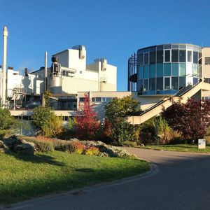 Inprotec, Spezialist in der Lohnproduktion von Granulaten und Pulvern (hier der Firmensitz in Heitersheim) ...