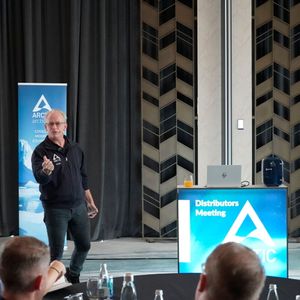 Peter Jankowski (COO) eröffnet die Veranstaltung. (Bild: ARCTIC)