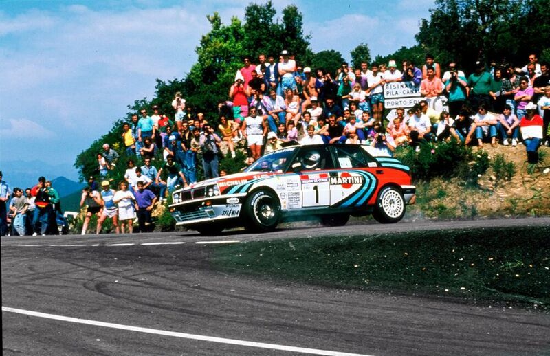 1990 regnete es Titel. Lancia gewann den Rallye-Weltmeistertitel in Konstrukteurswertung (Delta HF Integrale 16V, Gruppe A) sowie den Europatitel (mit Robert Droogmans). (Lancia)