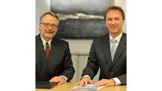 Die beiden Geschäftsleiter von Infraserv Knapsack Dr. Clemens Mittelviefhaus (li.) und Ralf Müller erwarten eine positive Entwicklung im laufenden Jahr. (Bild: Infraserv Knappsack)