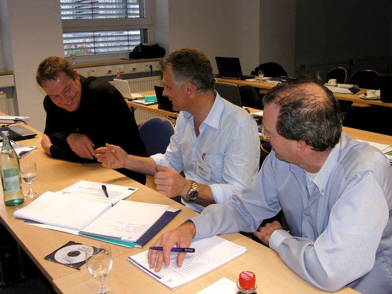 „Warum sollten die Kunden bei Ihnen kaufen?“ Die scheinbar harmlose Frage führte zu hitzigen Diskussionen in den Arbeitsgruppen. (Archiv: Vogel Business Media)