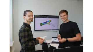Nils Meyer (right) and project staff member Julian Greif are developing an AI tool to optimize component development in injection molding. (Source: University of Augsburg)