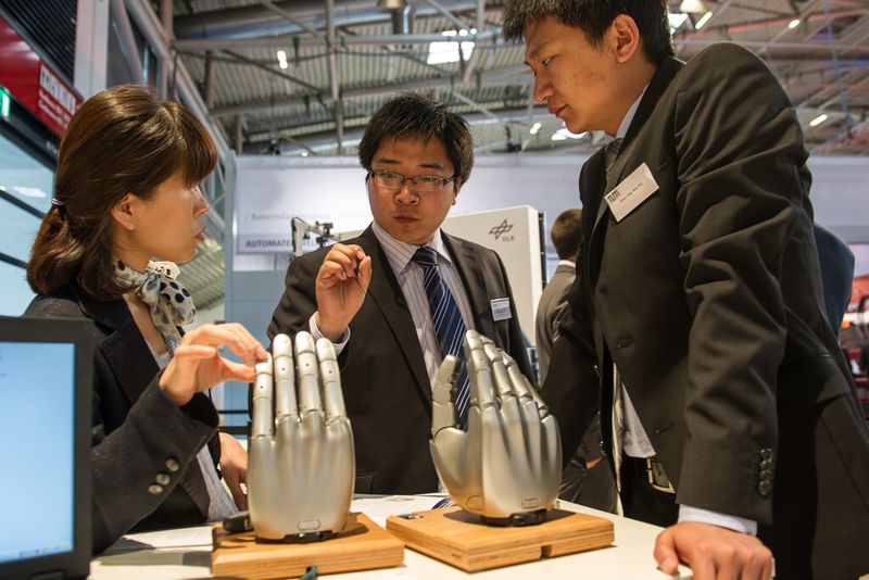 Rückblick: Impressionen von der Automatica 2012. (Bild: Messe München)