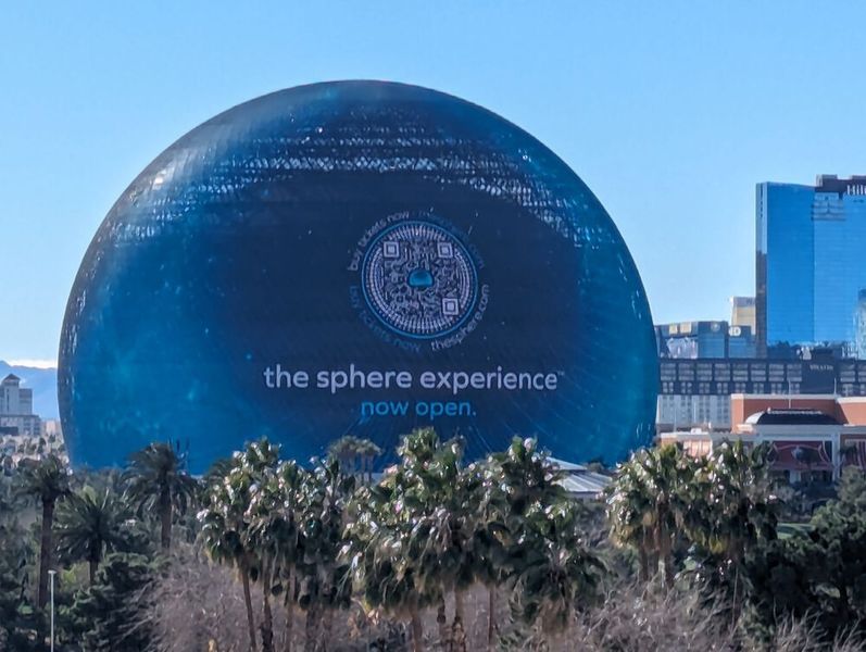 Welcome to Fabulous Las Vegas – die Wüstenstadt konnte im Januar nicht nur mit Sphere locken, sondern auch mit der CES. Die Automobilbranche bot darüber hinaus im ersten Monat des Jahres weitere Highlights. (Bild: Stefanie Eckardt / Vogel Communications Group)