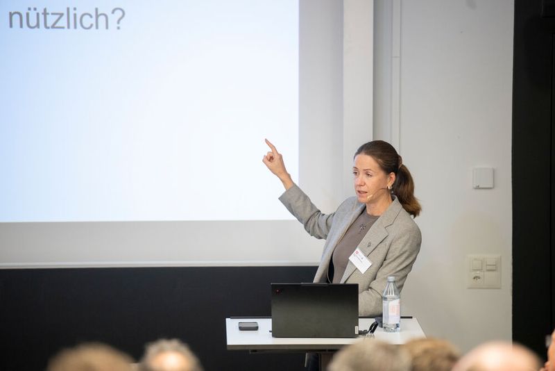 Prof. Dr. Yulia Sandamirskaya über kognitive Roboter vom Hype zum Mehrwert. (Bild: Thomas Entzeroth)