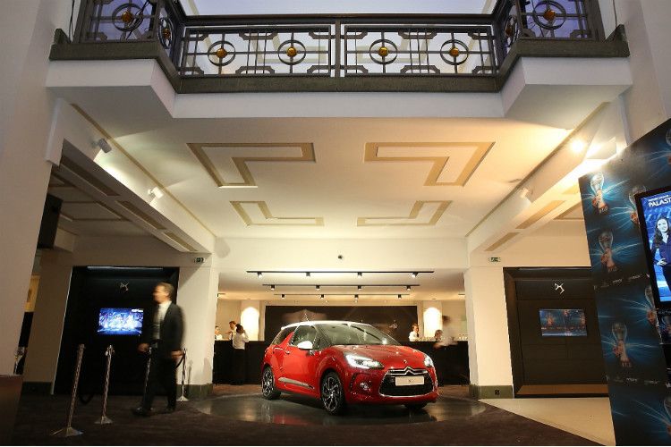 PSA Peugeot Citroën hat im Friedrichstadt-Palast in Berlin eine DS Experience Lounge eingerichtet. (Foto: Citroën)