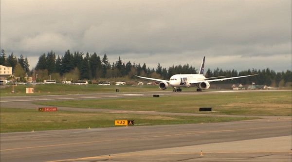 Aufnahmen von abschließenden Testflug mit dem neuen Akkusystem (Bild: Boeing)
