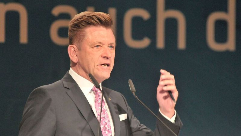 Bundesinnungsmeister Wilhelm Hülsdonk wird anlässlich der Automechanika Digital Plus über den Stand bei der AÜK informieren.(Bild:  Zietz/»kfz-betrieb«)