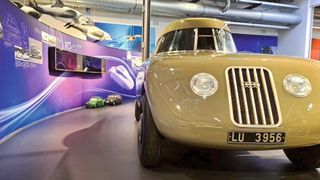 Eine neue Sonderausstellung im August Horch Museum widmet sich dem Thema Aerodynamik im Automobilbau in seinen Anfängen vor rund 100 Jahren. (Bild: Horch-Museum)