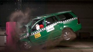 Die Sparte Unfallforschung ist eng mit dem Crash-Test-Center der Dekra verzahnt. (Bild: Dekra)