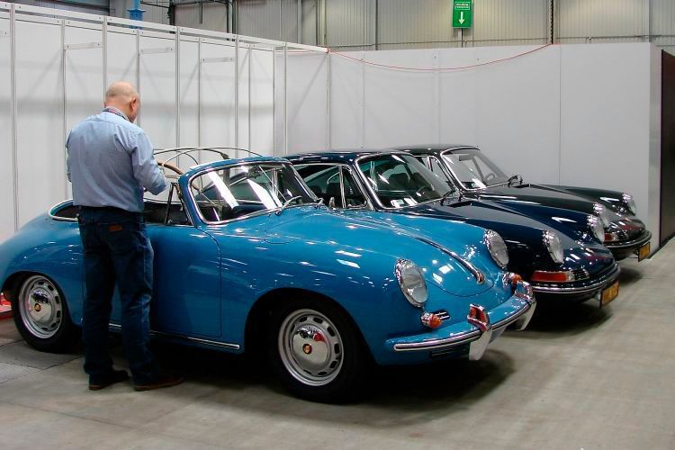 Hüben wie drüben faszinieren klassische Porsche-Modelle die Fans des automobilen Kulturguts. (Jozef Trzionka)
