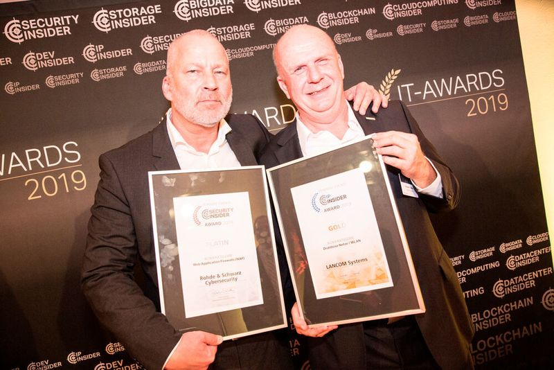 Daniel Heck von Rohde & Schwarz Cybersecurity (links) und Eckhart Traber von LANCOM Systems. (artful rooms / VIT)