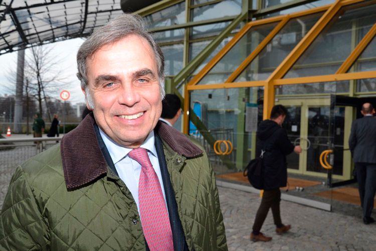 Den Anfang macht BMW-US-Chef Ludwig Willisch. (Foto: Michel)