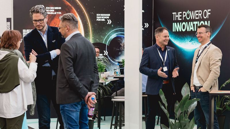 Torsten Schmidt (2. v. r.), Leiter Geschäftsbereich Fahrzeuglackierer im Bundesverband Farbe, war ein begeisterter Teilnehmer der WKST. (Bild: Stefan Bausewein)