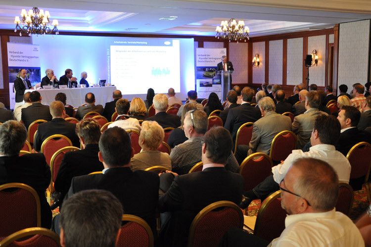 Die Partner der koreanischen Marke trafen sich am 2. November in Llucmajor auf Mallorca. (Foto: Wehner)