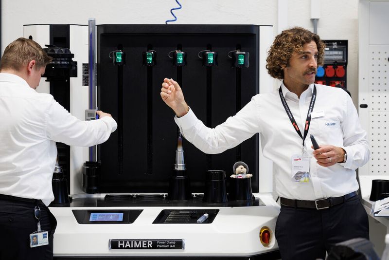 Haimer-Präsentation im bei Starrag installierten «Tool Room of the Future». (Bild: Hannes Thalmann)