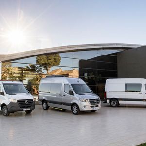 Die Varianten des neuen Sprinter sollen möglichst viele Sparten und Einsatzgebiete abdecken – vom Kleinbus bis zum Camper soll alles möglich sein.(Bild:  Daimler AG)