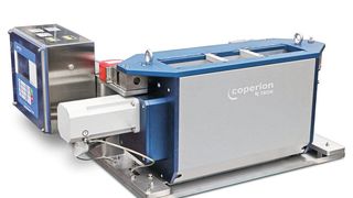Die innovative Rollentechnologie sorgt für eine gleichmäßige und konsistente Aufbringung von Elektroden-Trockenmischungen. (Bild: Coperion K-Tron)