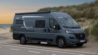 Die Pössl-Baureihe Summit, wahlweise mit allen drei Varianten des Stellantis-Transporters mit dem 140-PS-Dieselmotor erhältlich, wird um den Grundriss 600 L erweitert. (Bild: Pössl)