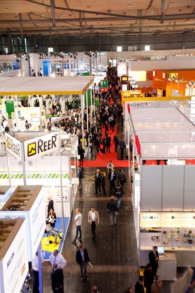 Bis zum 29. April können sich Besucher der Hannover Messe 2016 über die Entwicklungen der integrierten Industrie informieren. Zu der Industriemesse haben sich mehr als 5200 Aussteller aus 75 Ländern angemeldet. (Bild: konstruktionspraxis)