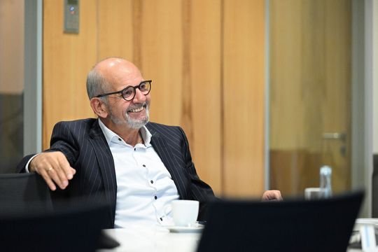 Boysen-Chef Rolf Geisel: „Der Großauftrag für Bateriegehäuse zeigt, dass Boysen auch in diesem Zukunftsmarkt ernstgenommen wird.“(Bild:  Boysen)