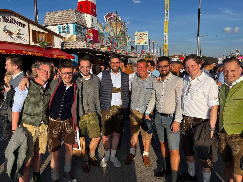 (v. l.) Carsten Weber, SchahlLED, Ronny Drexel und Jan Schillinger, GSD, Dennis Eiteneuer, Bechtle, Ralf Schweitzer, GSD, Sascha Link, Bechtle, Carsten Rohde, Computacenter, und Alexander Witalinski, GSD. (Bild: Vogel IT-Medien GmbH)