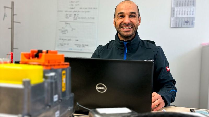 Faissal, Experte Hardware-Entwicklung elektrischer Antriebsstränge für Elektrofahrzeuge (Bild: Capgemini Engineering)
