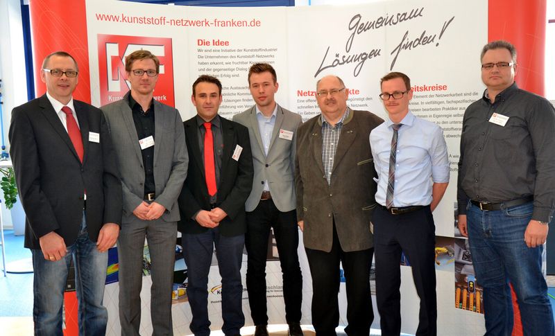 Gruppenbild der berührungslos handelnden Prüf-Experten samt Initiator Herrn Rausch (von links): Dr. Ernst Wiedenmann, (Aimess Services GmbH, Burg), Dr. Stefan Kremling (SKZ-KFEgGmbH, Würzburg) , Andreas Kleinfeld (Hachtel Werkzeugbau GmbH & Co. Aalen), RobertMeyer (INNOWEP GmbH Würzburg), Hans Rausch (KNF), Christoph Hornfeck (NeueMaterialien Bayreuth GmbH, Bayreuth) , Guido Wages (scan-tec GmbH, Roßtal) (Bild: KNF)
