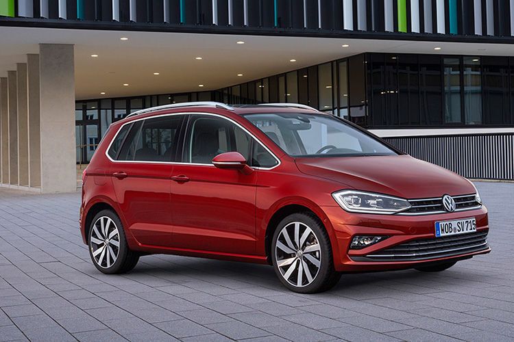 Äußerlich erkennbar ist das Facelift an den neuen Scheinwerfern, ... (Volkswagen)