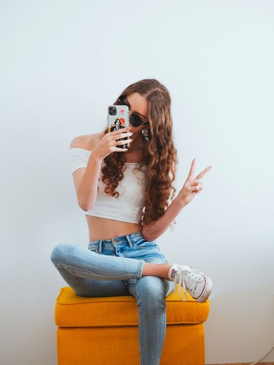 Die Influencer-Branche verabschiedet sich von oberflächlicher Reichweitenlogik und entwickelt sich hin zu einem System, das auf Vertrauen, Qualität und messbare Wirkung setzt. (Bild:  Unsplash)