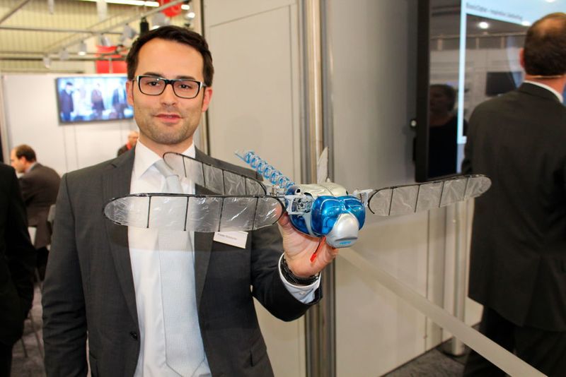 Modellflug extrem: Festo demonstrierte die Möglichkeiten der Bionik und Automation mit dem Bionicopter… (PROCESS)