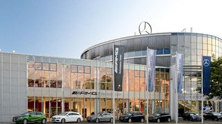 Von außen strahlt der Stern ruhig über Leipzig. Im Innern der Stern-Auto-Organisaton ist jedoch vieles in Bewegung. (© Martin Klindtworth)