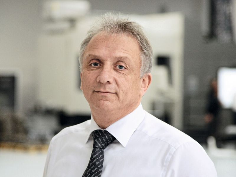 Werner Strobel, beim Zerspanungsspezialisten Walter als Produktmanager Drehen verantwortlich, schätzt, dass rund 80 Prozent der Fehler, die beim Drehen passieren, in den Bereich «Grundlagen» fallen. (Bild: Walter)