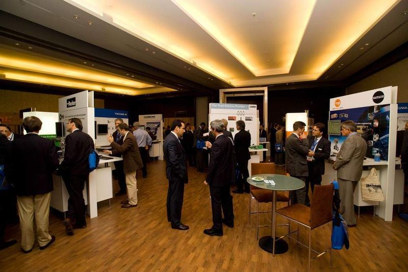 Auf der begleitenden Ausstellung präsentierten neben Yokogawa weitere 16 Partnerfirmen ihre Produkte. (Archiv: Vogel Business Media)