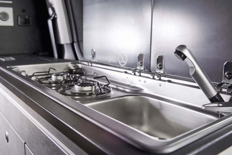 … natürlich mit Einbauküche. (Crosscamp)