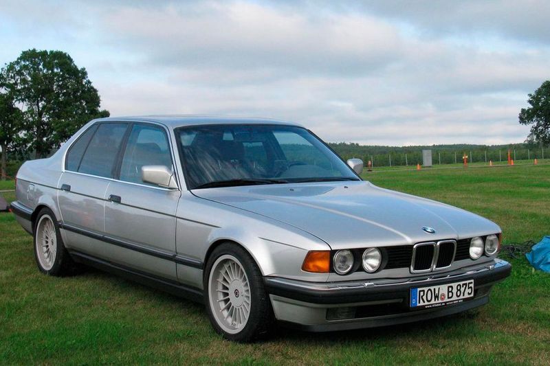 Der BMW 7er passenderweise auf Platz sieben: Das größte Angebot gibt es beim E32 (1986-1994 – hier im Bild), begehrter hingegen ist der E38 ab 1994 mit dem kleinen Sechszylinder als 730i. (nakhon100)